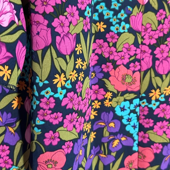 SHEIN 2XL floral tulip sleeve blouse - Picture 4 of 5